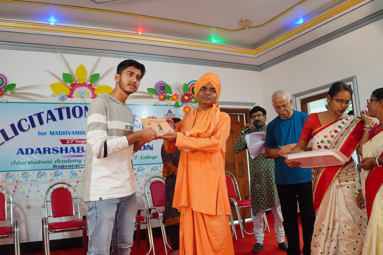 Felicitation moment